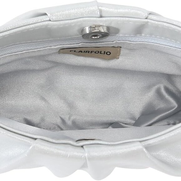 Sophisticated Silver Clutch with Detachable Chain - Ideal for Weddings & Events - Picture 5 of 6
